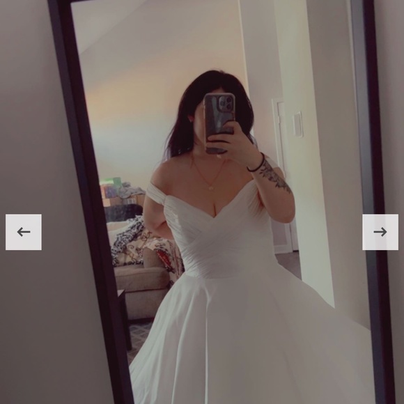 Wedding dress - Picture 3 of 4